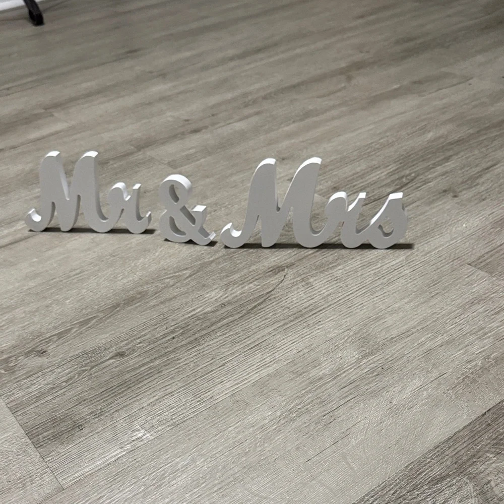 ***2/$15*** Chic White 'Mr & Mrs' Sign